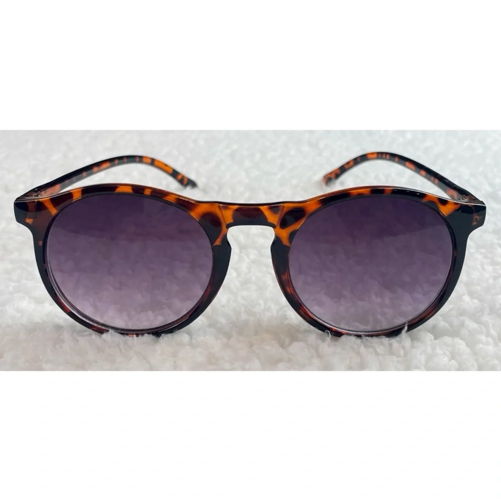 Tortoise Shell Sunglasses with Purple Lenses - Picture 15 of 16